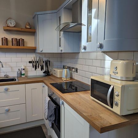 The Coach House Apartment At Cefn Tilla Court, 阿斯克 外观 照片