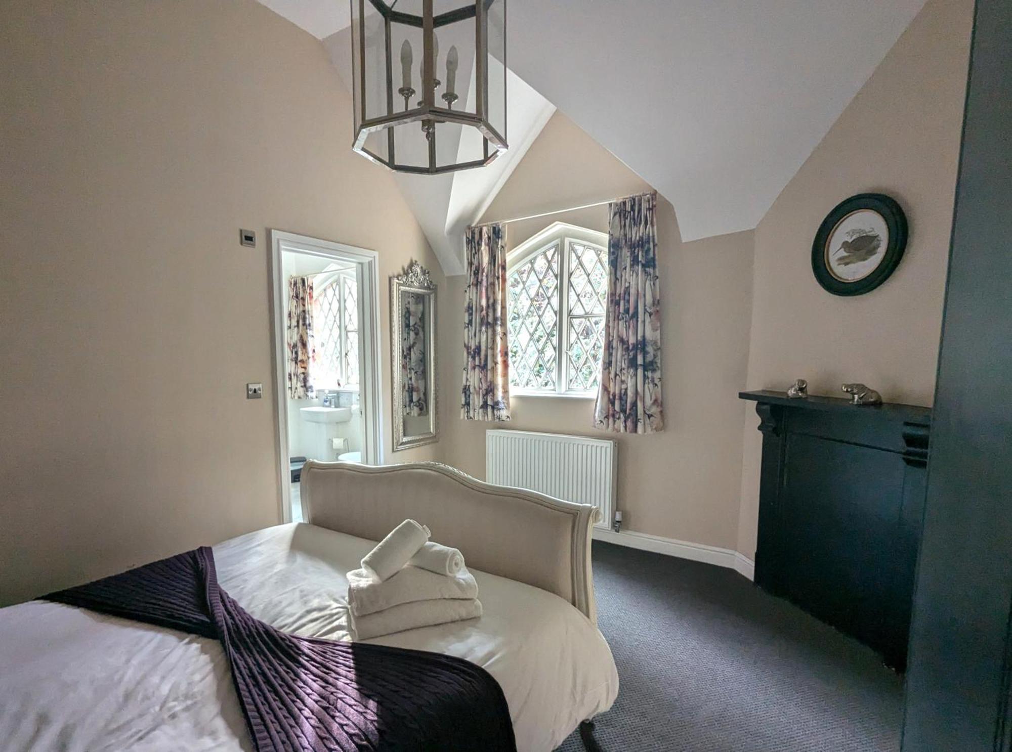 The Coach House Apartment At Cefn Tilla Court, 阿斯克 外观 照片